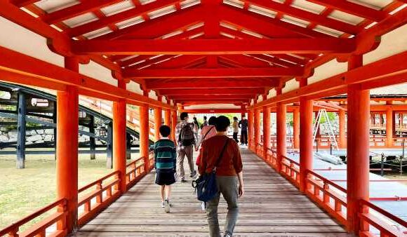 Miyajima visitors to pay tourist tax