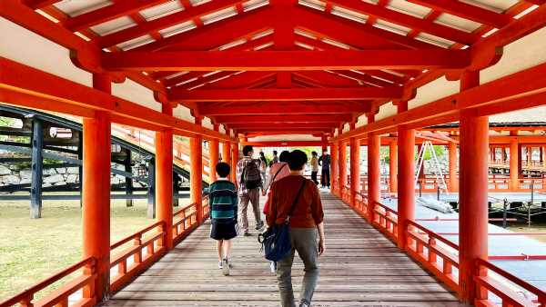 Miyajima visitors to pay tourist tax