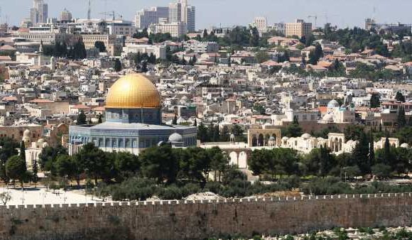 Tour operators suspend Israel departures and brace for hard times