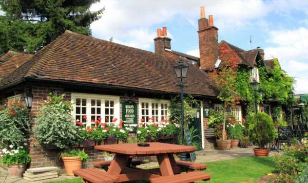 UK’s prettiest country pubs to visit this autumn named – so ‘picturesque’